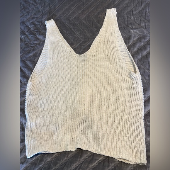 BAR III | Reversible Crochet Top - Picture 2 of 3